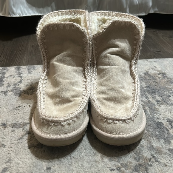 Cream boots - Picture 3 of 3